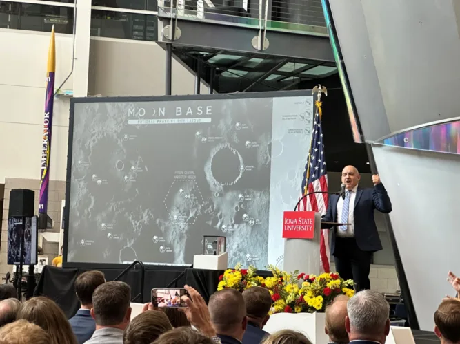 NASA leaders urge Iowa State University students to join lunar base program